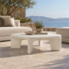 Fotografia e Tavoline mesi, egeo,  beton, ivory, 106x106x41cm.