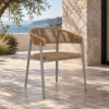 Fotografia e Karrige, capri, alumin gri, ratan bezhe, 60x53x73cm.